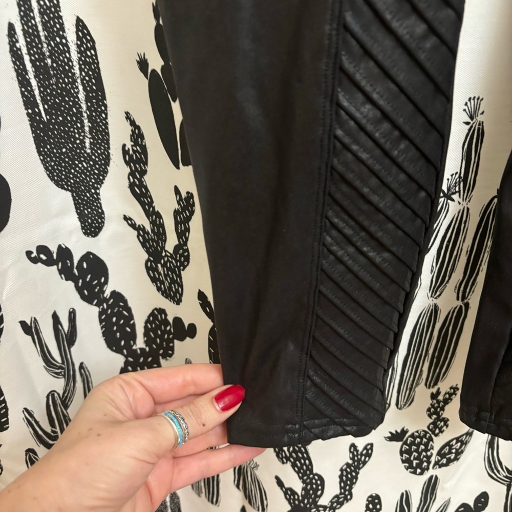 Spanx Faux Leather Moto Leggings EUC - Picture 9 of 16